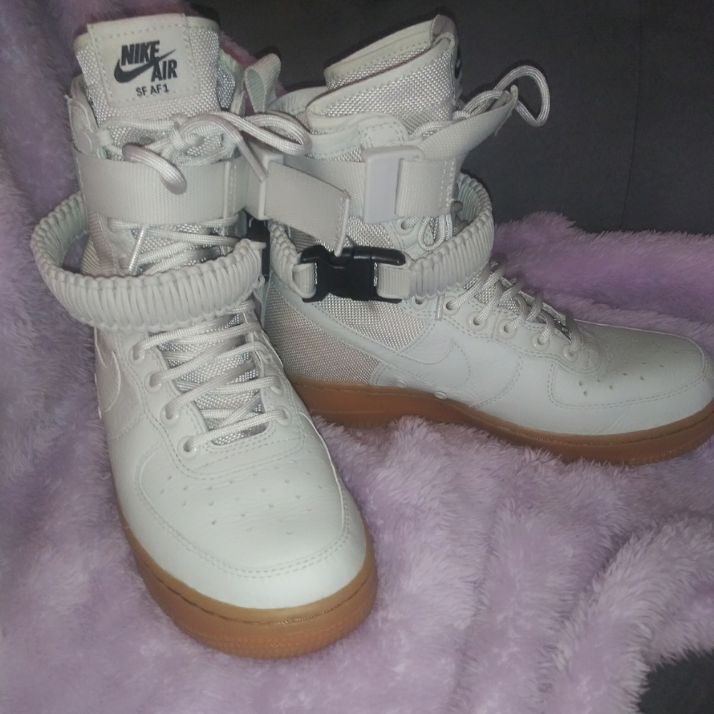 Nike AF1 Winterized Hightop Sneakers